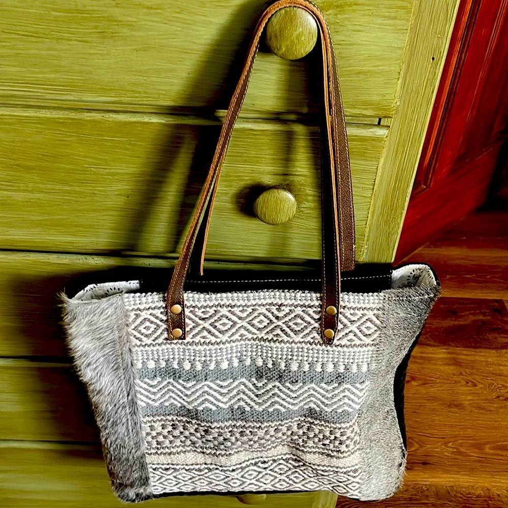Myra Woven Tote in EXCELLENT condition